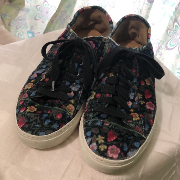 Velvety Floral Sneakers Sz 8 - Picture 7 of 9